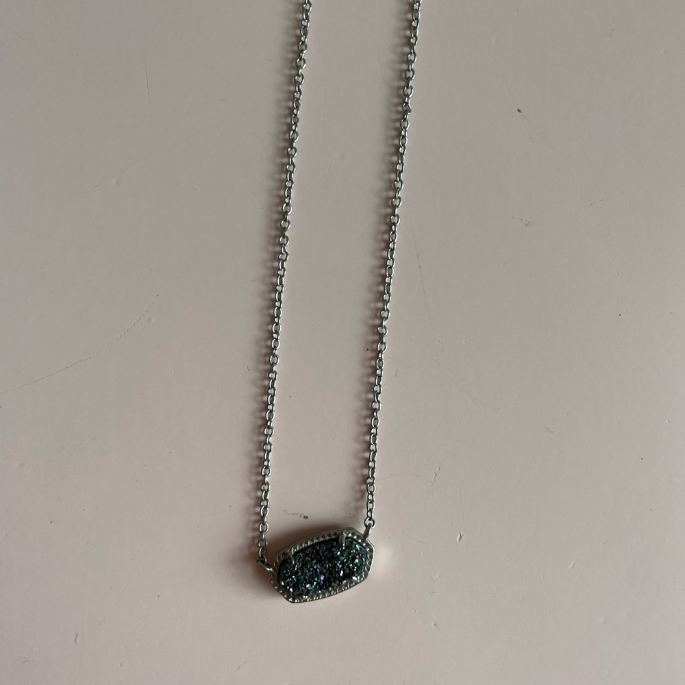 KENDRA SCOTT NECKLACE!